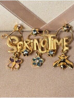 KC Springtime Brooch Pin – Rhinestone Flowers, Butterfly & Bee Charms B4